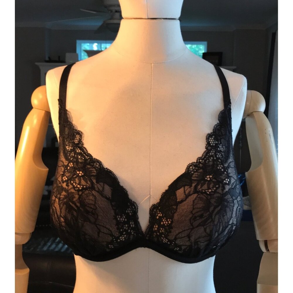 Victoria's Secret  bra sz 34D black lace over a lighter fabric